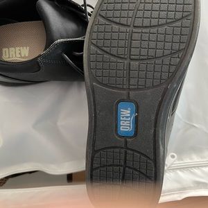 Ladies “Drew” size 7 WW new